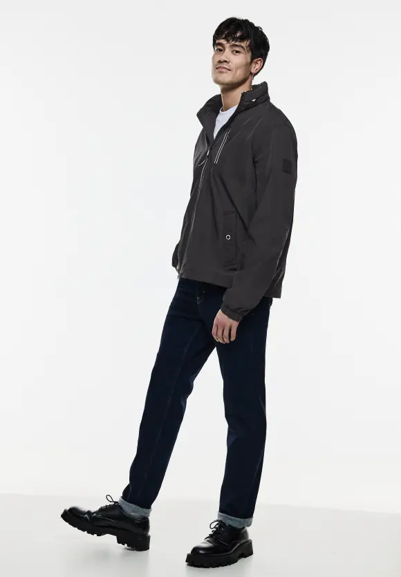 Windbreaker in Unifarbe - limousine black
