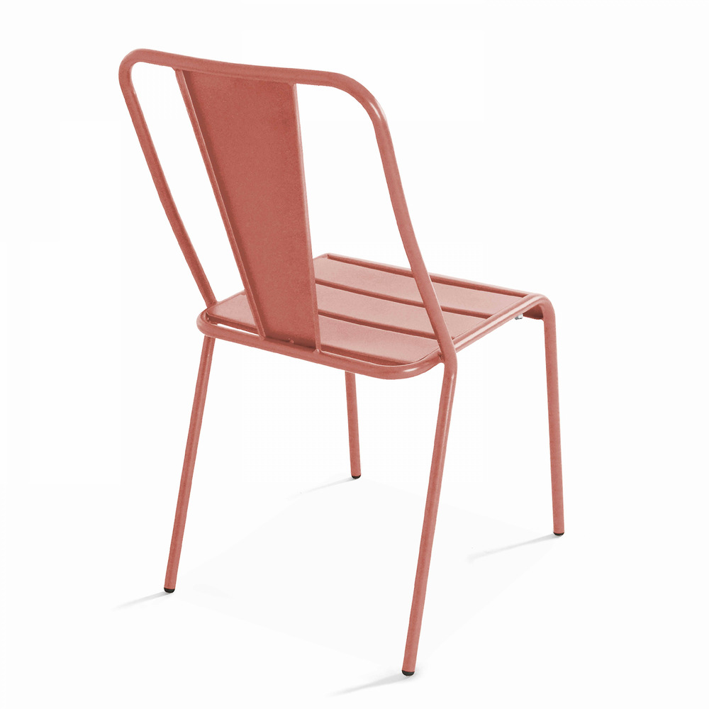Chaise en métal argile