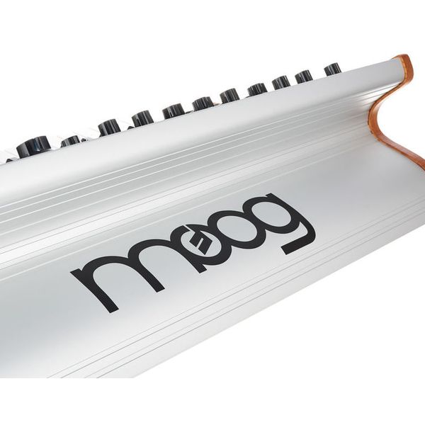 Moog Subsequent 37