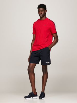 Shorts esportivos essenciais com logo