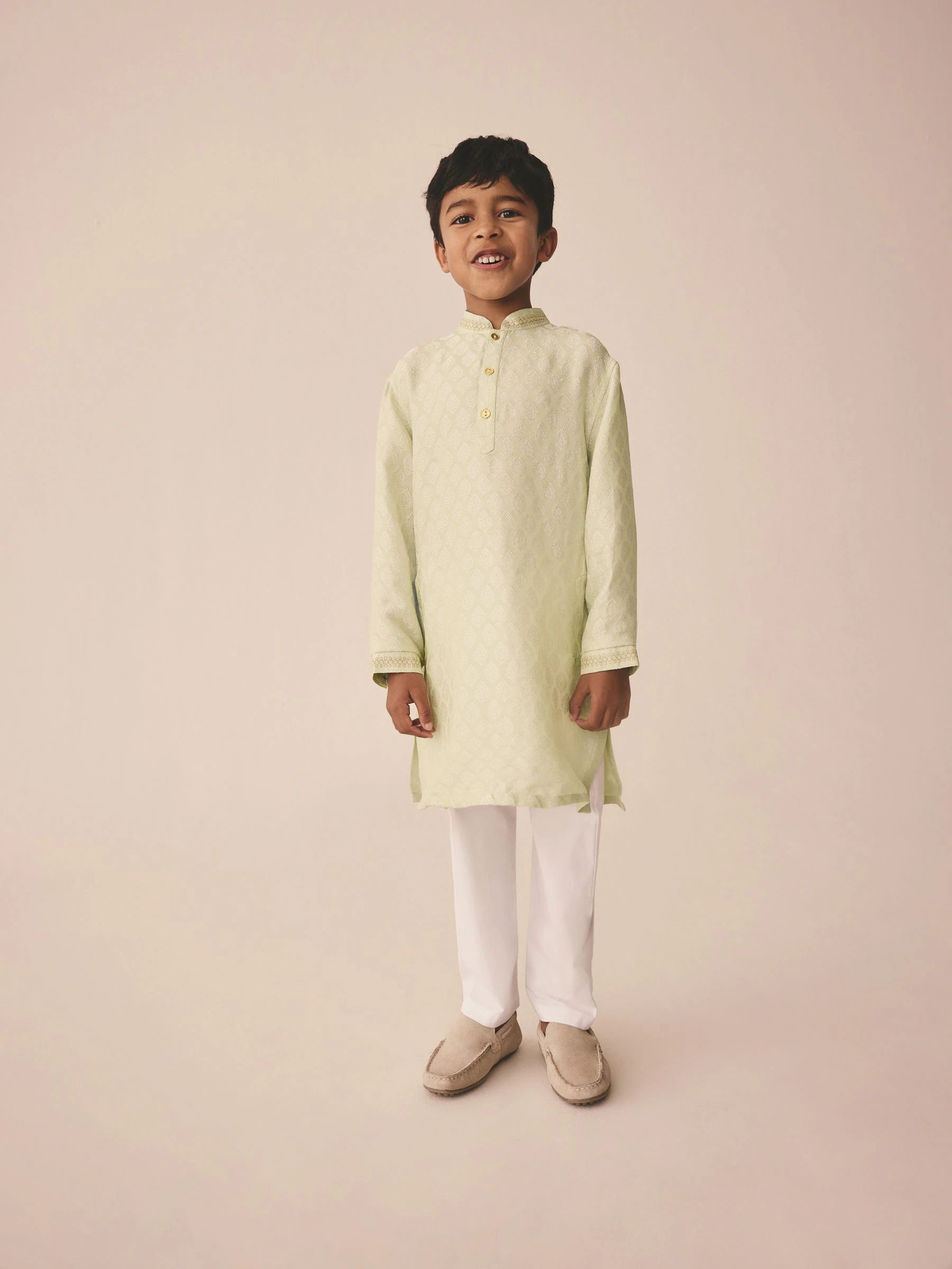 Lichtgroen geborduurd - Kurta (3mnd -16jr)