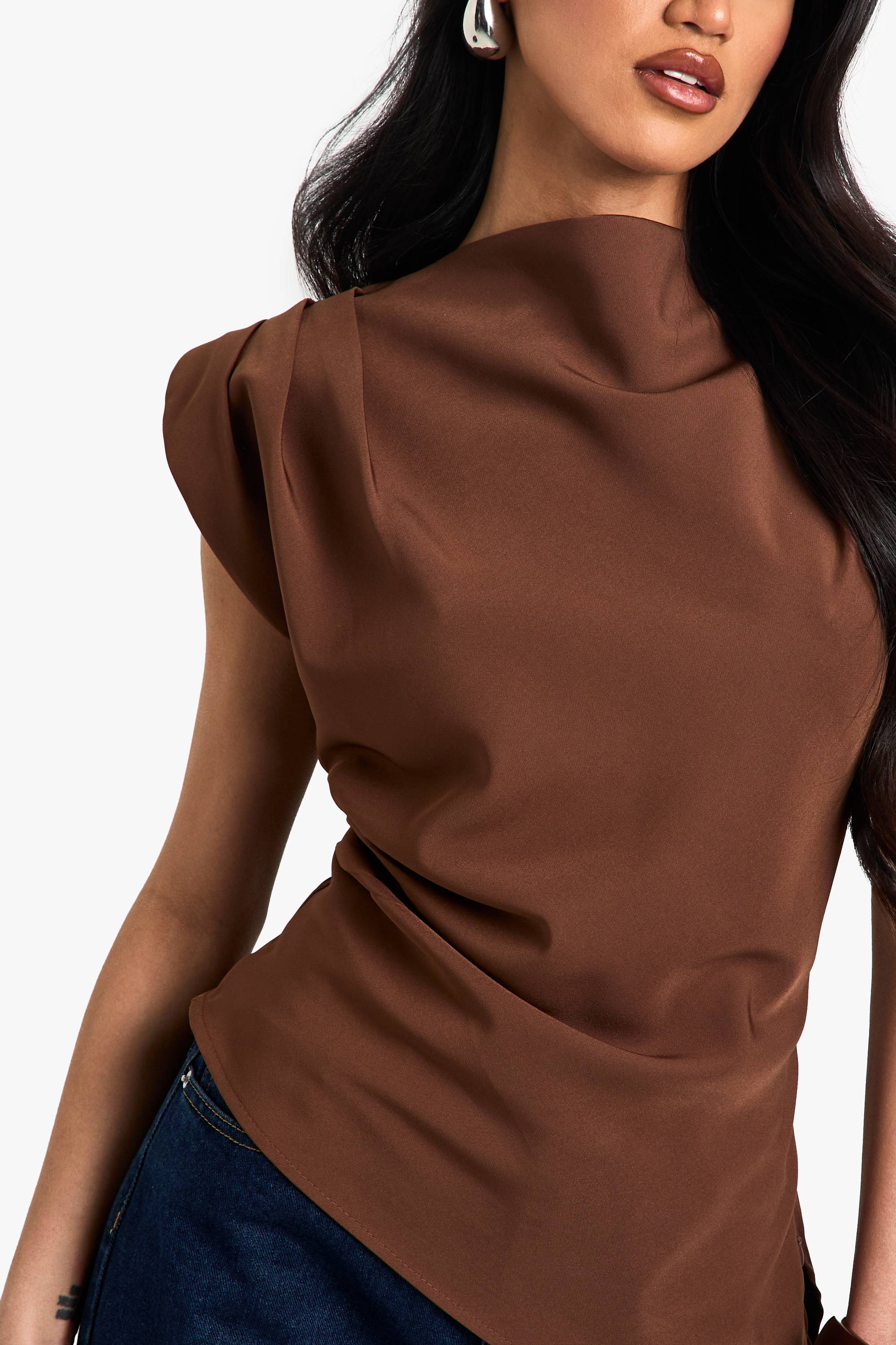 boohoo Chemisier asymétrique à épaulettes froncées