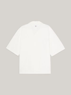 Camisa cropped unissex de manga curta e corte reto