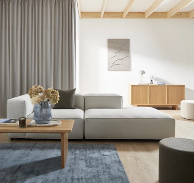 Nordstrom sofa med pufafslutning