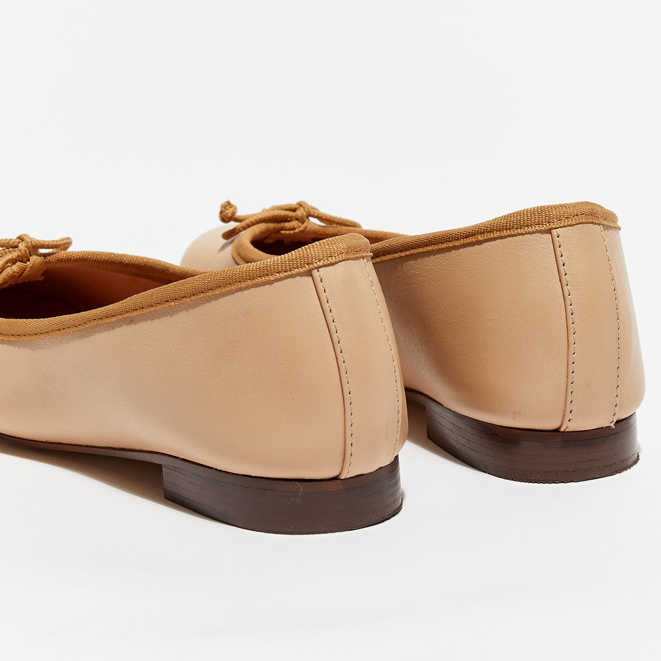Quartier Latin Ballerines en Cuir Nicole sable