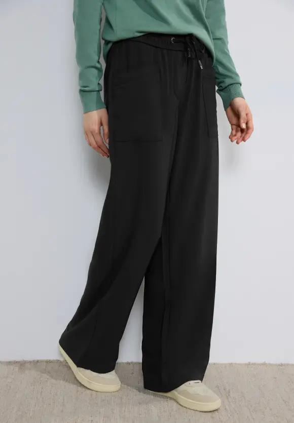 Travel Loose Fit Hose - Black