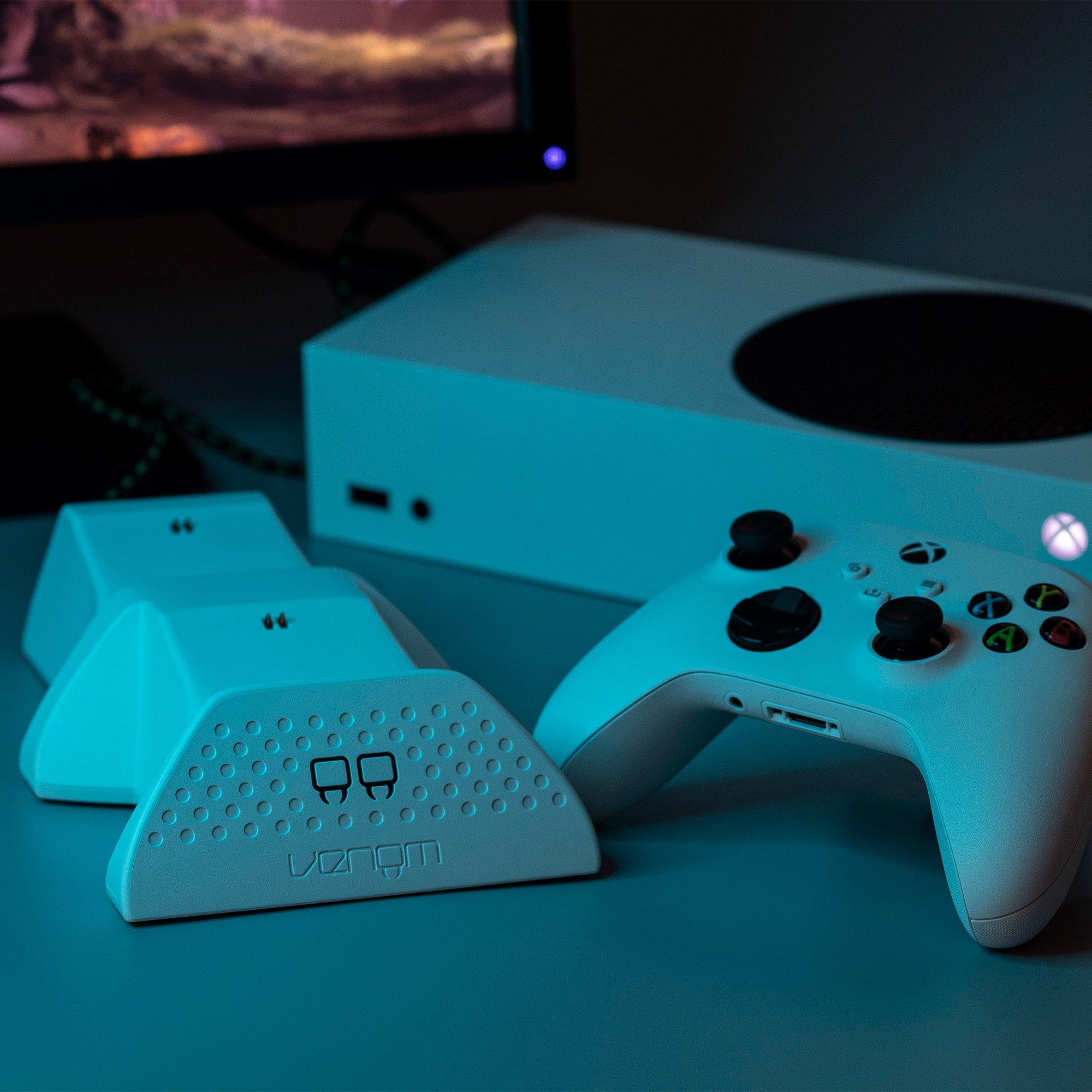 Venom Twin Docking Station Fox Xbox Series X S and One (White)
