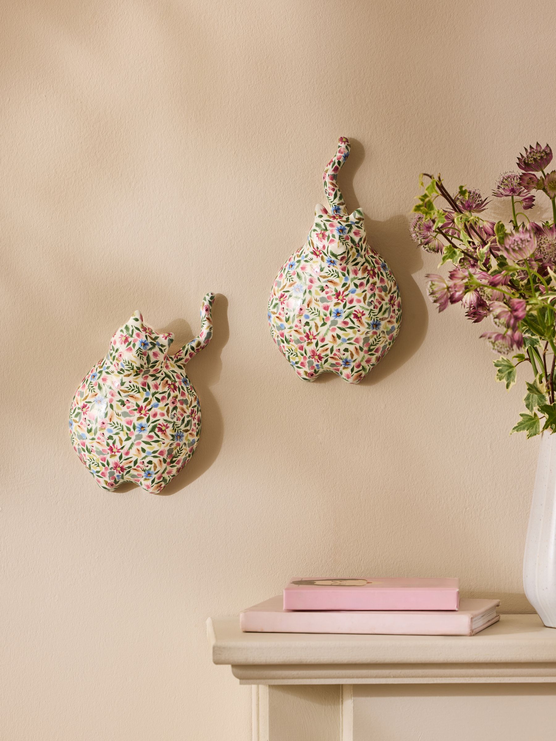 Set of 2 Ceramic Ditsy Cat Wall Arts