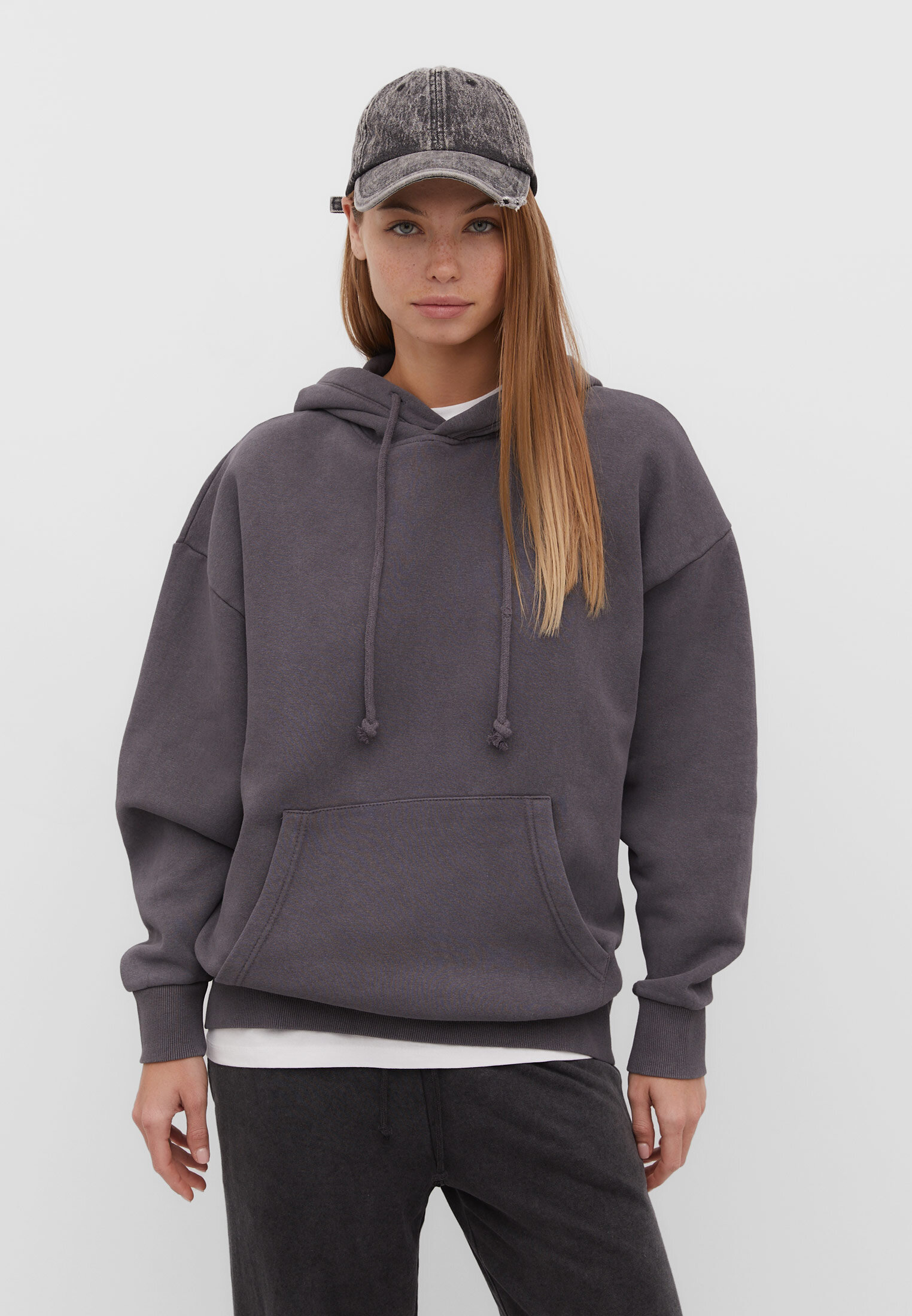 moletom oversized desbotado com textura felpuda