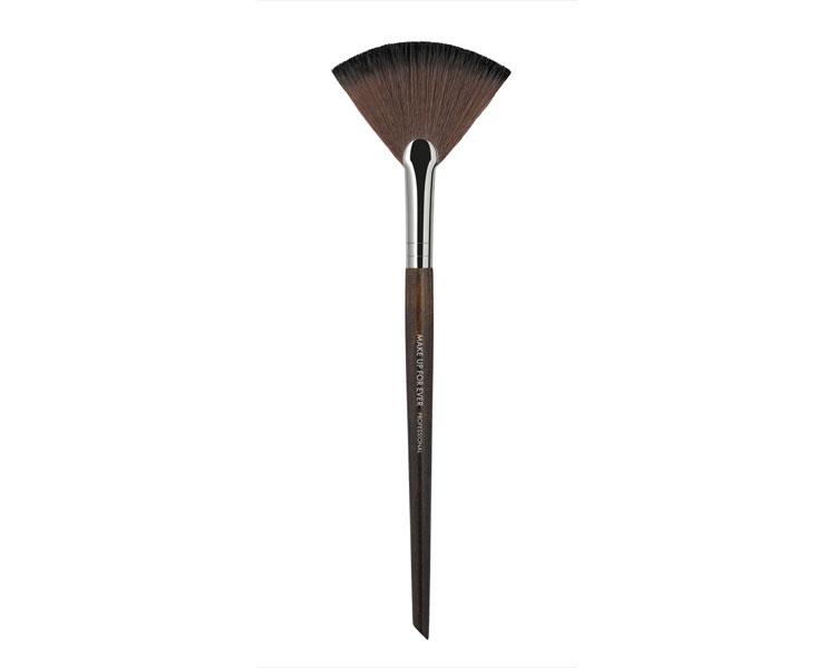 MAKE UP FOR EVER - 120 Powder Fan Brush - Medium