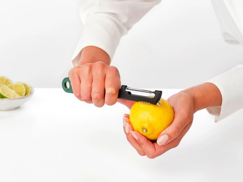 Brabantia Sparschäler Tasty  Grün Drehbarer Sparschäler plus Raspel