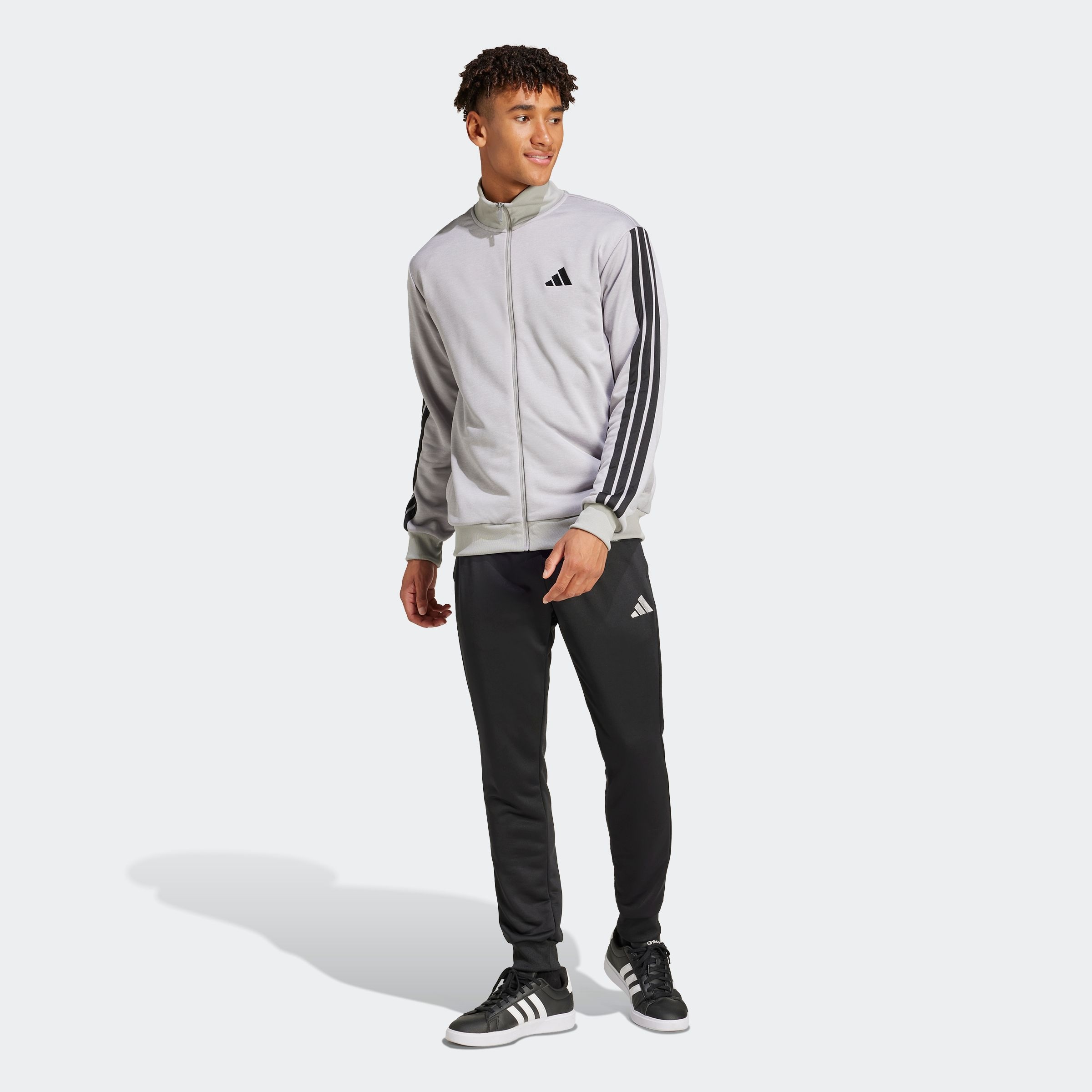 adidas Sportswear Trainingsanzug »M 3S FT TT TS«, 2 Stk. drei Streifen Tracksuit aus weichem French-Terry-Material