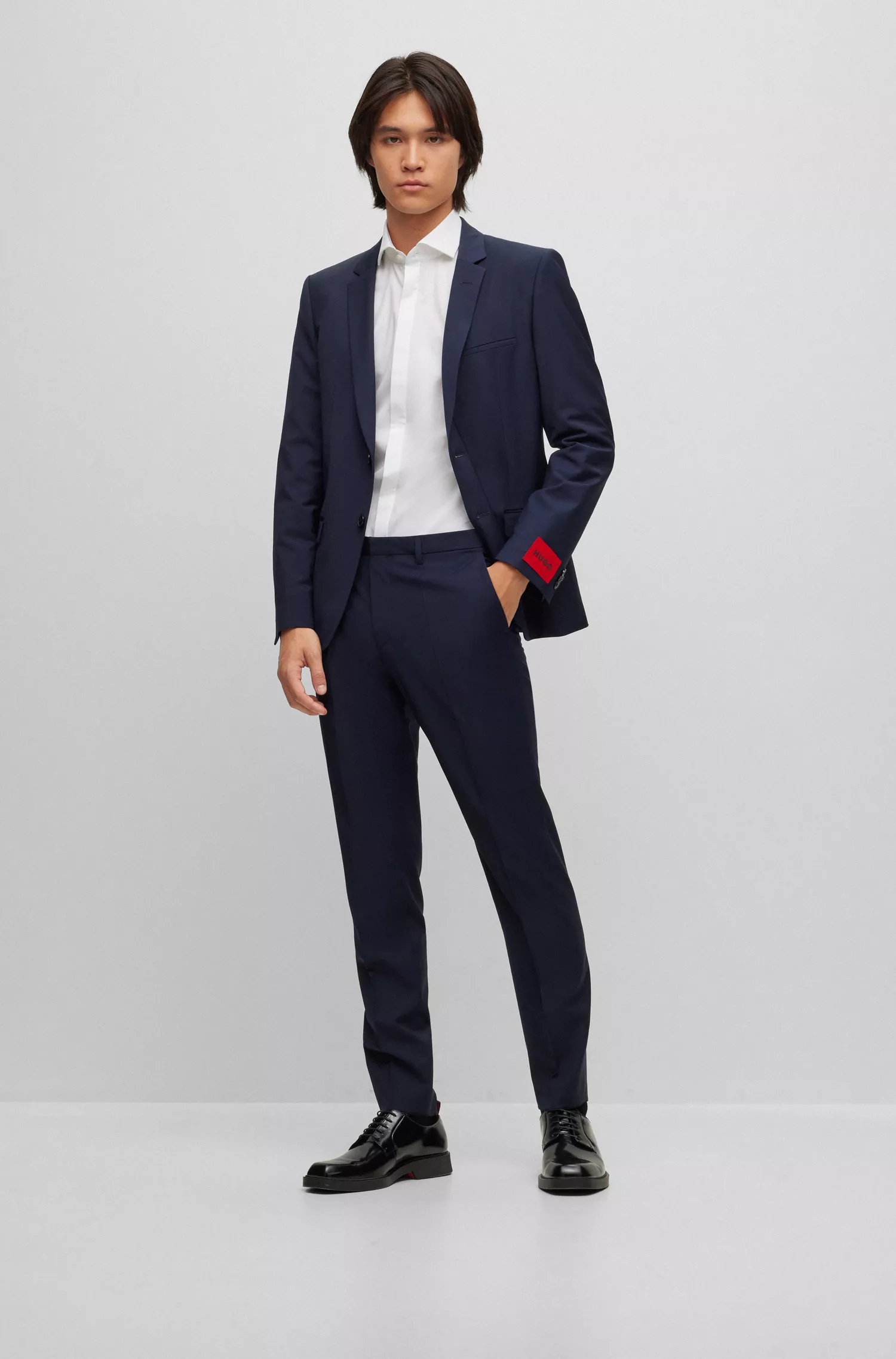 Camisa HUGO vermelha, corte slim, em popeline de algodão fácil de passar.