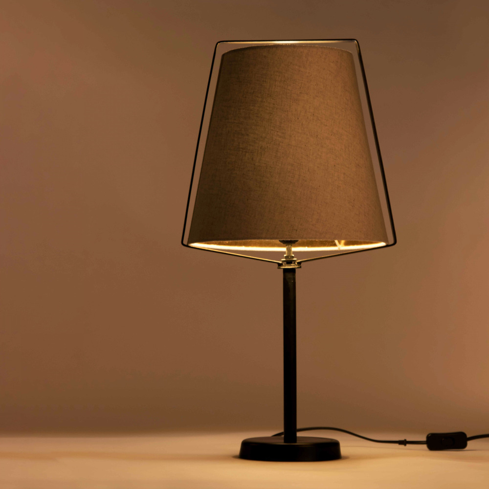 Lampe à poser design avec abat-jour en lin