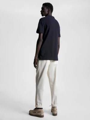 Polo de corte regular com gola exclusiva