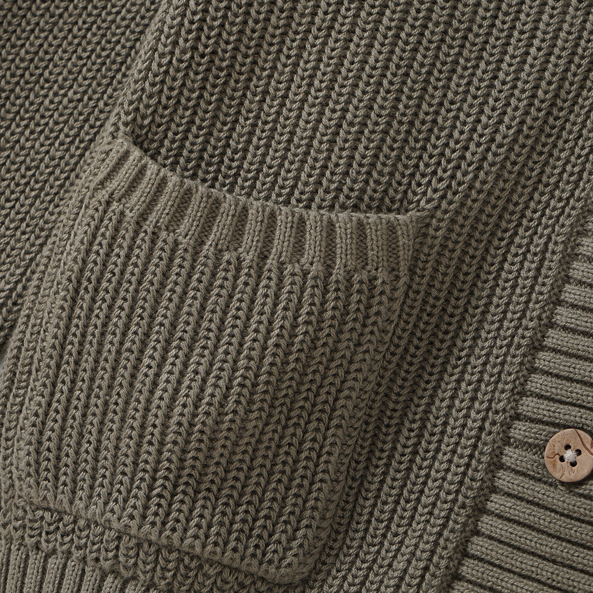 Topolino Pure Collection Jungen Strickjacke mit Raglanärmeln oliv