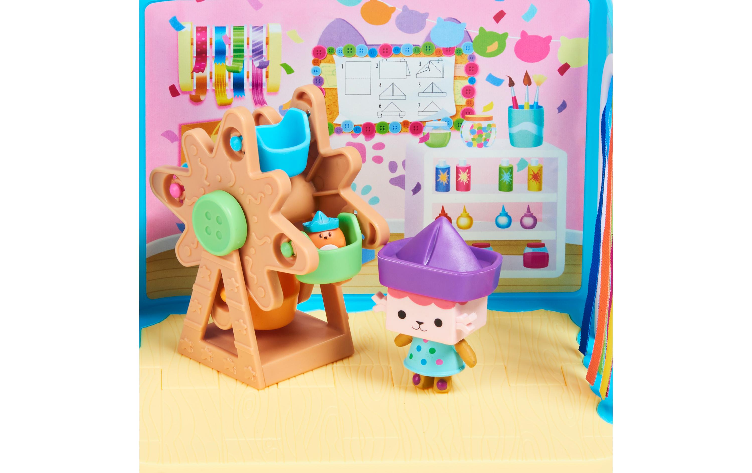 Gabby's Dollhouse Baby Box Bastelzimmer Deluxe RoomsDetaillierter 'Craft-a-riffic Room' und Bastelraum Deluxe von Baby Box