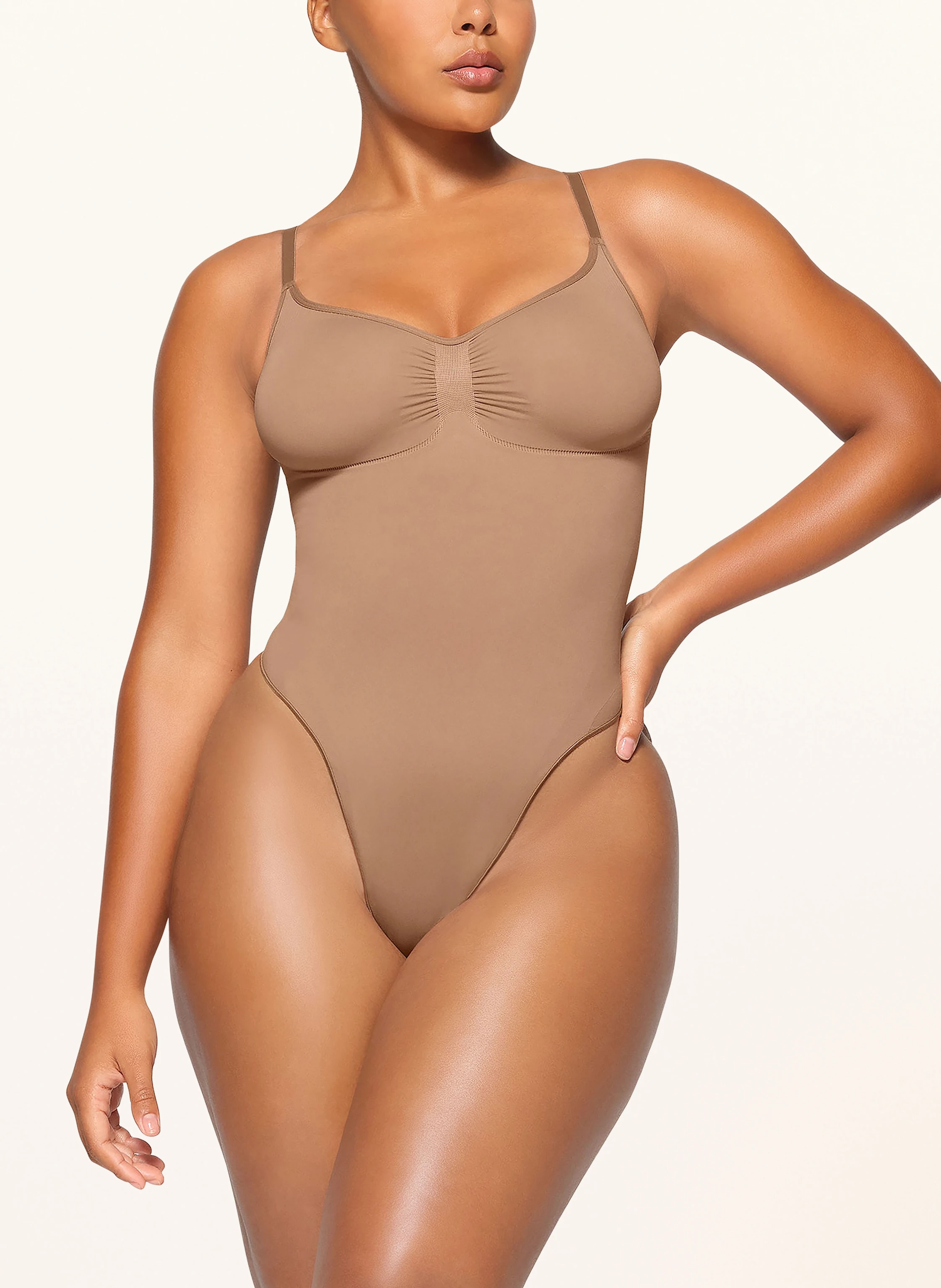 SKIMS Shape-Body SEAMLESS SCULPT