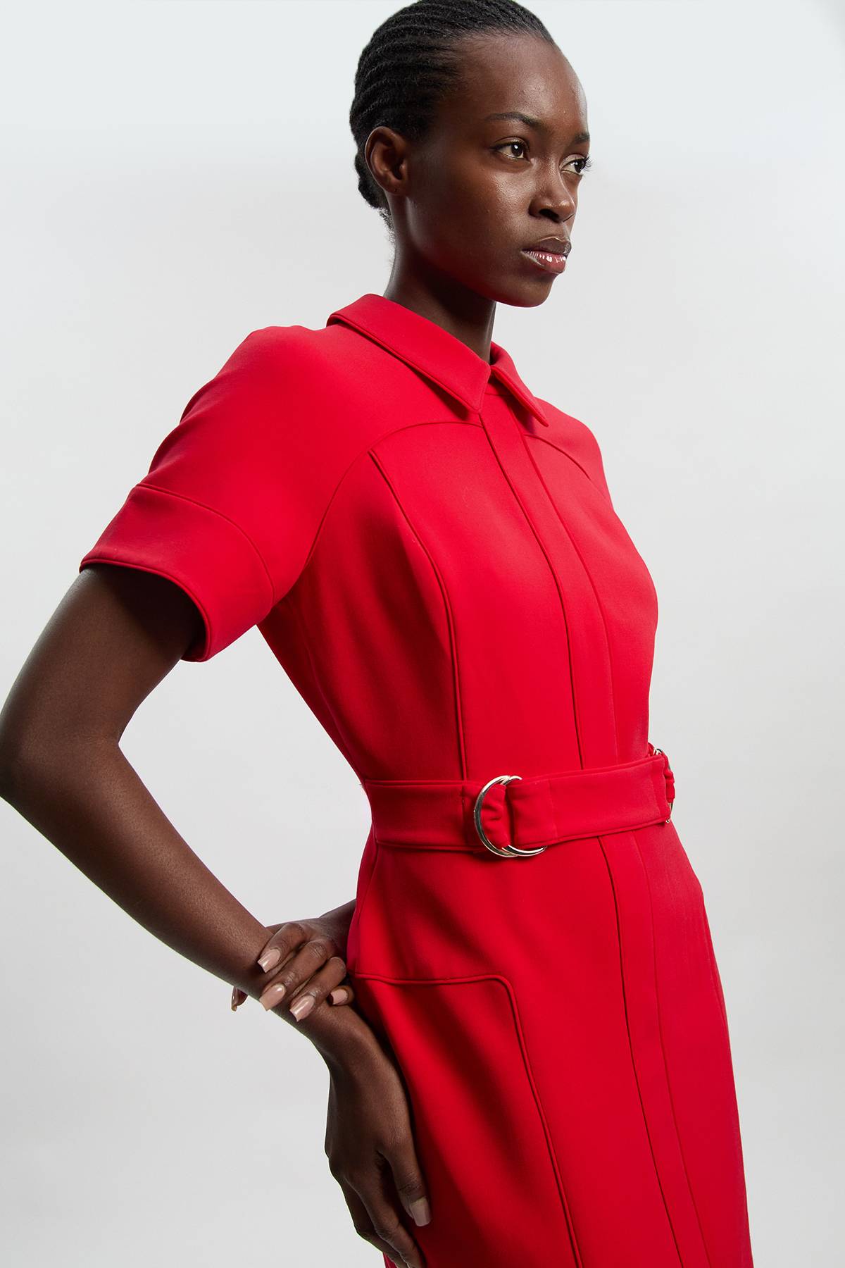 KarenMillen Robe Crayon Ajustée en Stretch Compact avec Détail Patte à Liseré