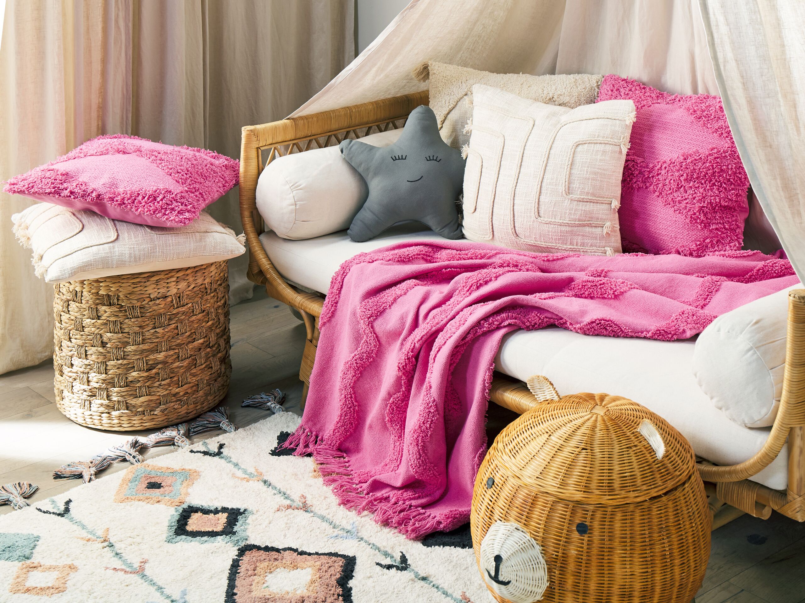 Beliani - KHARI - Plaid - Roze - 125 x 150 cm - Katoen