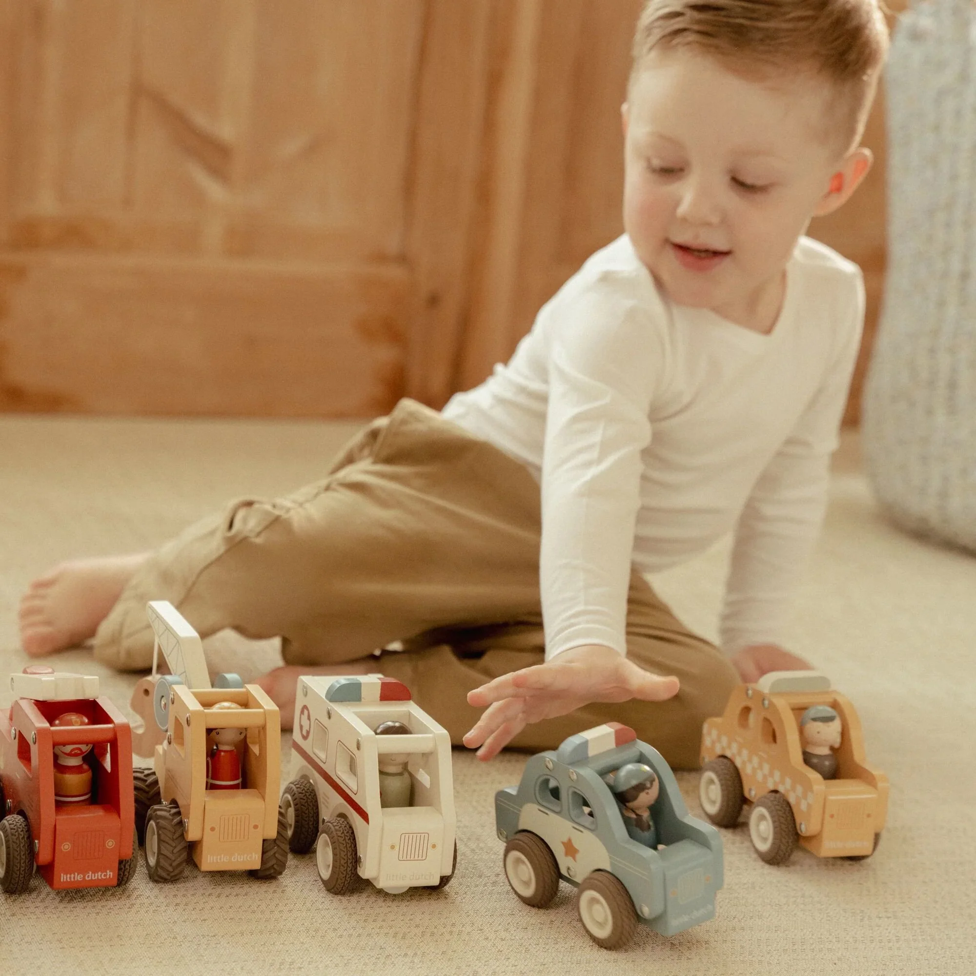 Houten taxi – Geel – Essentials kopen? | Little Dutch