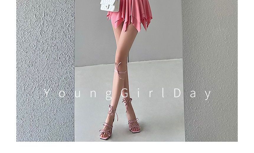 RainGirl - Asymmetrisch T-shirt met korte mouwen en mockneck