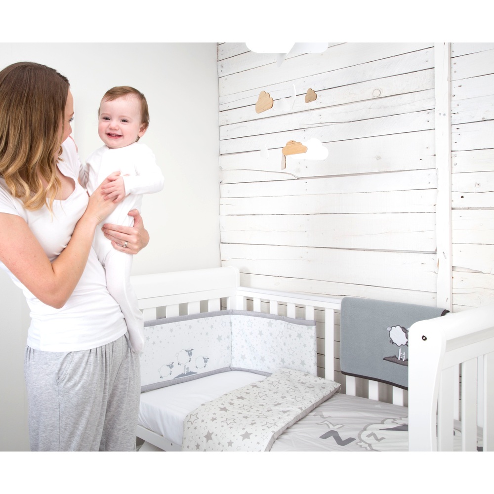 CuddleCo Comfi Dreams 4-teiliges Bettwäscheset „Schlafendes Schaf“