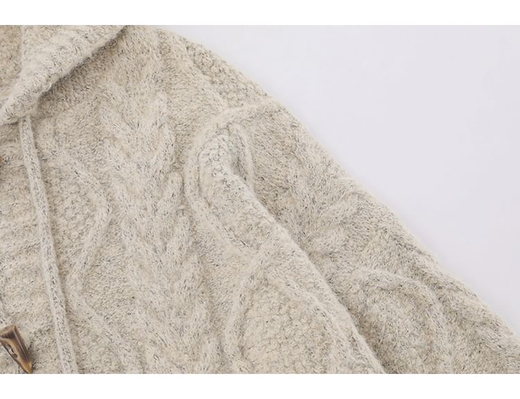 CHIC ERRO - Effen kabelgebreid vest met capuchon en koordsluiting