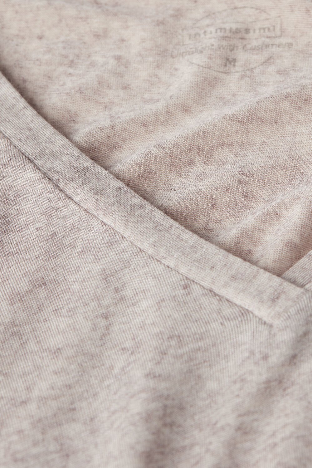 Blusa com decote em V em Modal Ultraleve com Caxemira