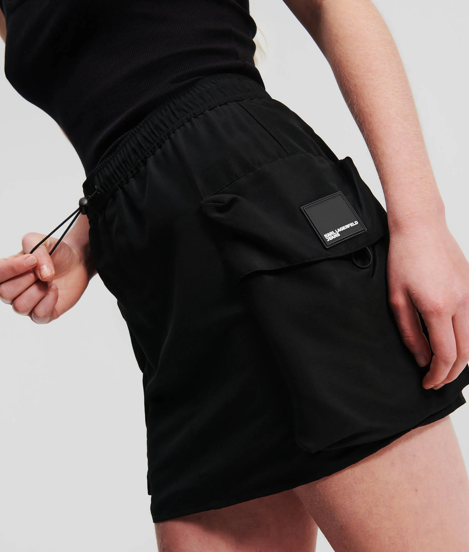 MINI-JUPE STYLE UTILITAIRE KLJ