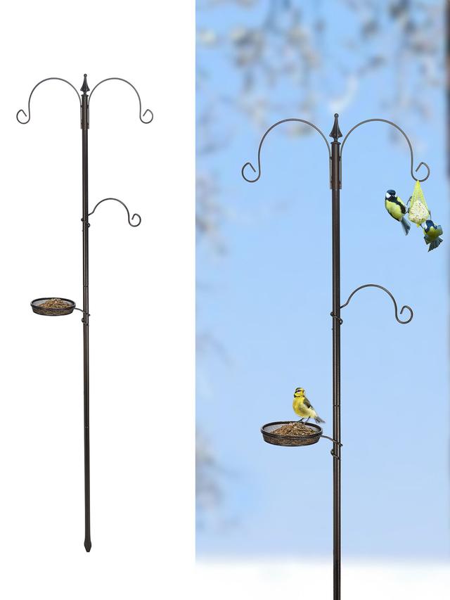 Meisenknödelhalter mit Futterkorb