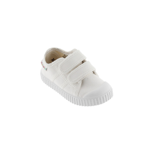 Tênis Victoria 1915 de lona com fecho duplo de velcro.