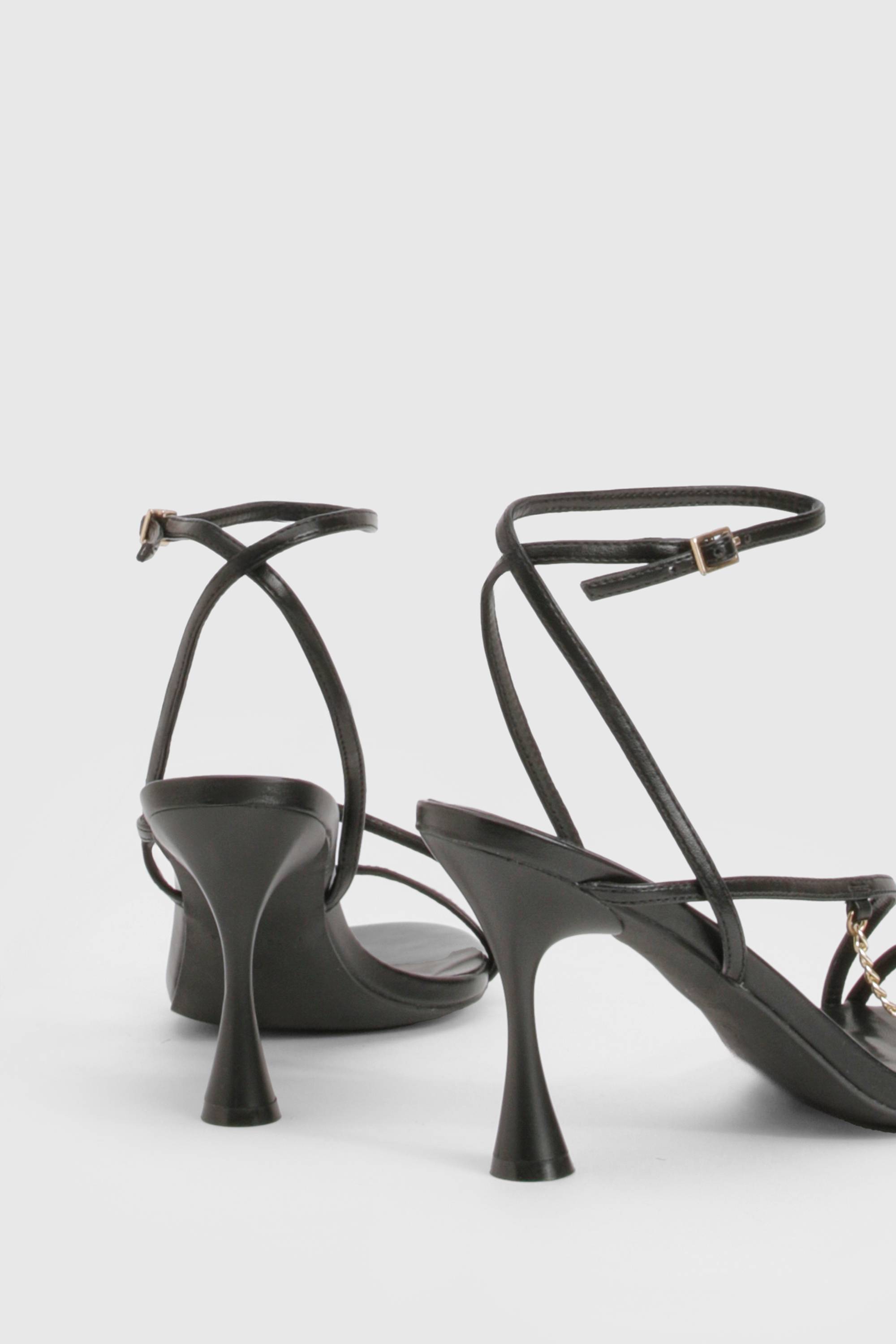 boohoo Talons évasés aux détails de chaîne