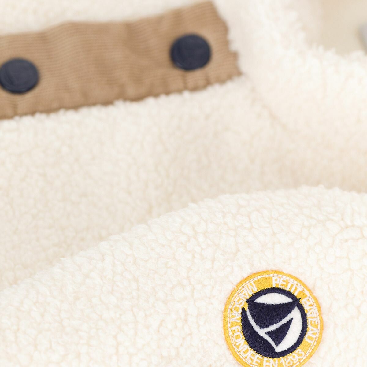 PETIT BATEAU<br>Jaqueta com botões sherpa