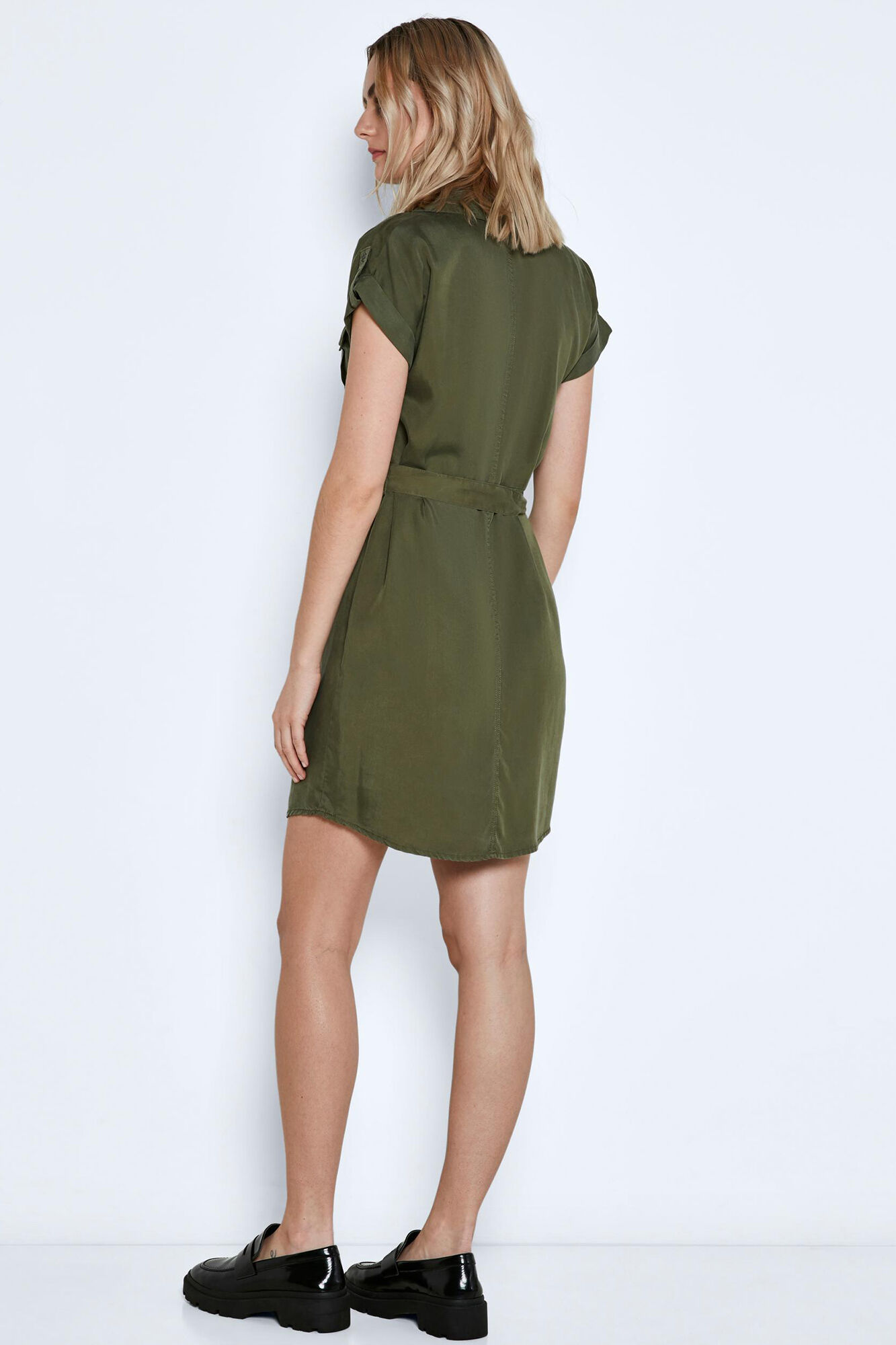 Vestido curto tipo camisa em Lyocell Tencel
