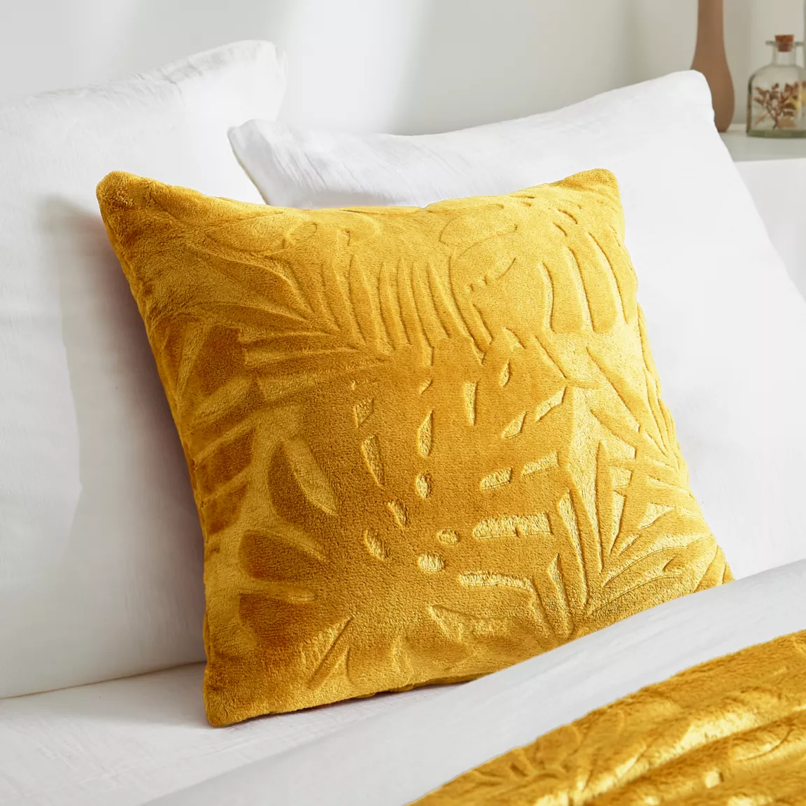 Coussin carré flanelle (45 x 45 cm) Flore Jaune moutarde