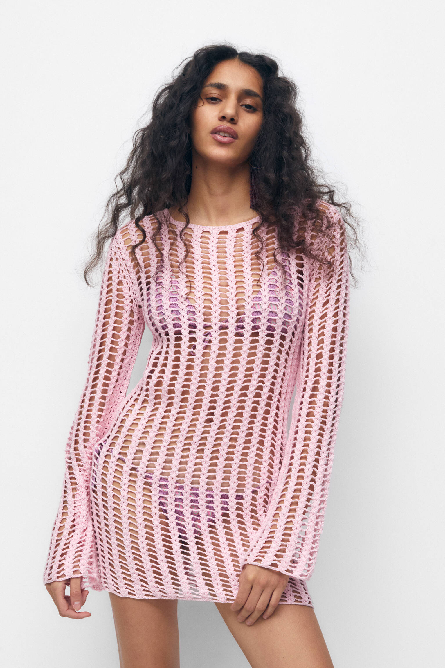 VESTIDO DE CROCHÊ COM MANGAS SINO - ROSA CLARO