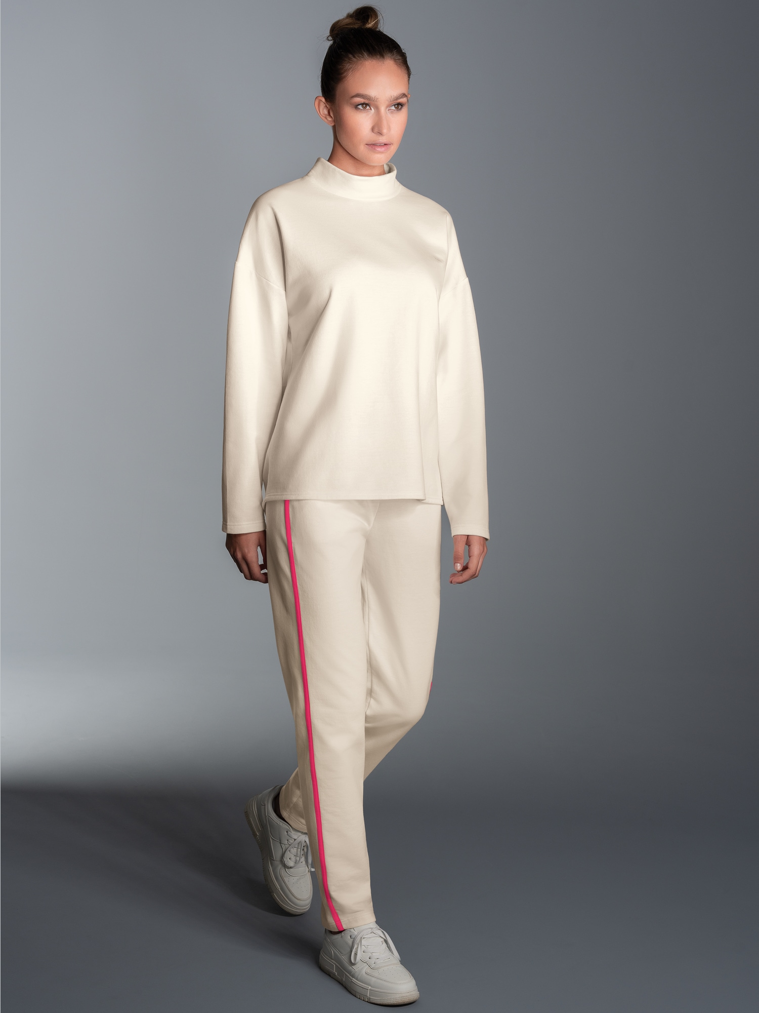 Oversized Jogginganzug mit Stehkragen Natur