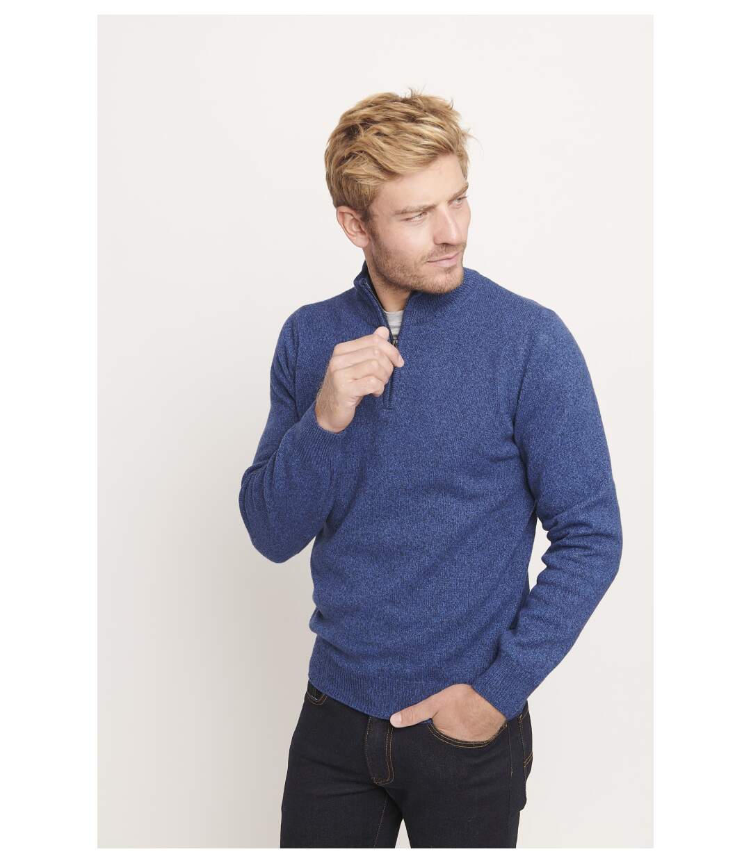 Pull col zippé bien chaud