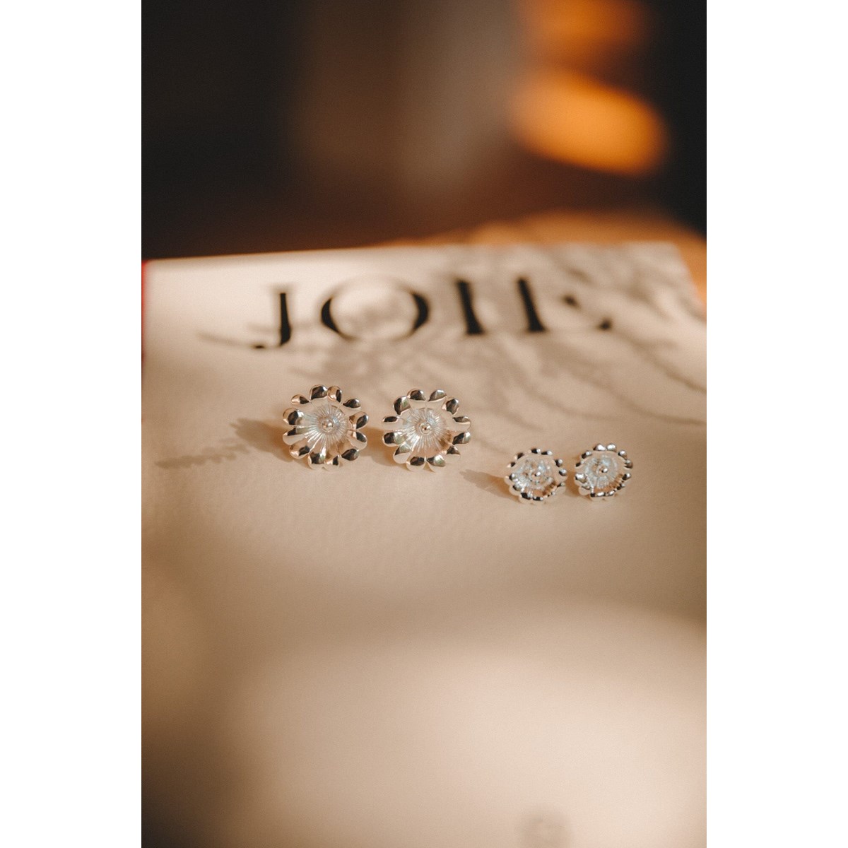 maxi boucles d'oreilles puces fleurs plaqué argent - THÉIA
