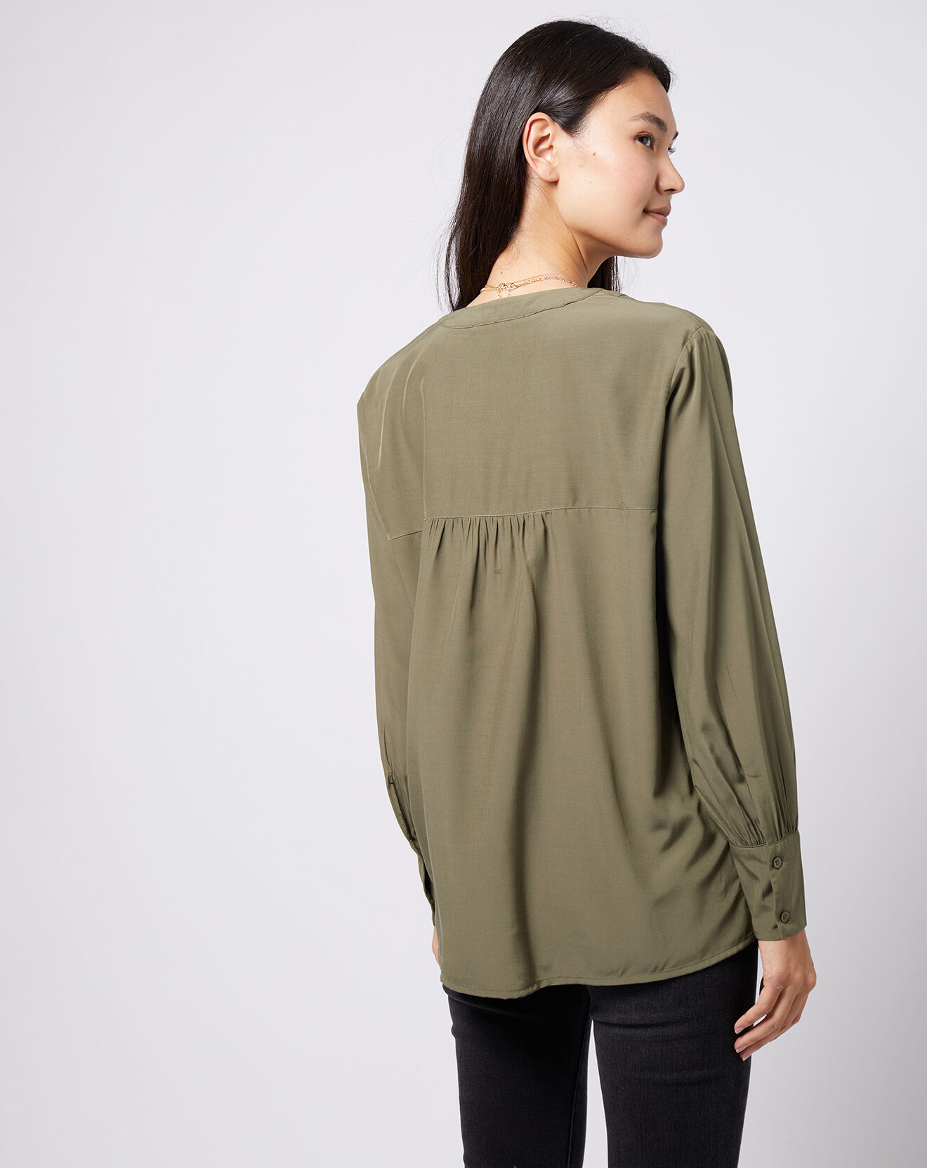 Esprit Blouse à encolure en V lenzing™ ecovero™ kaki clair