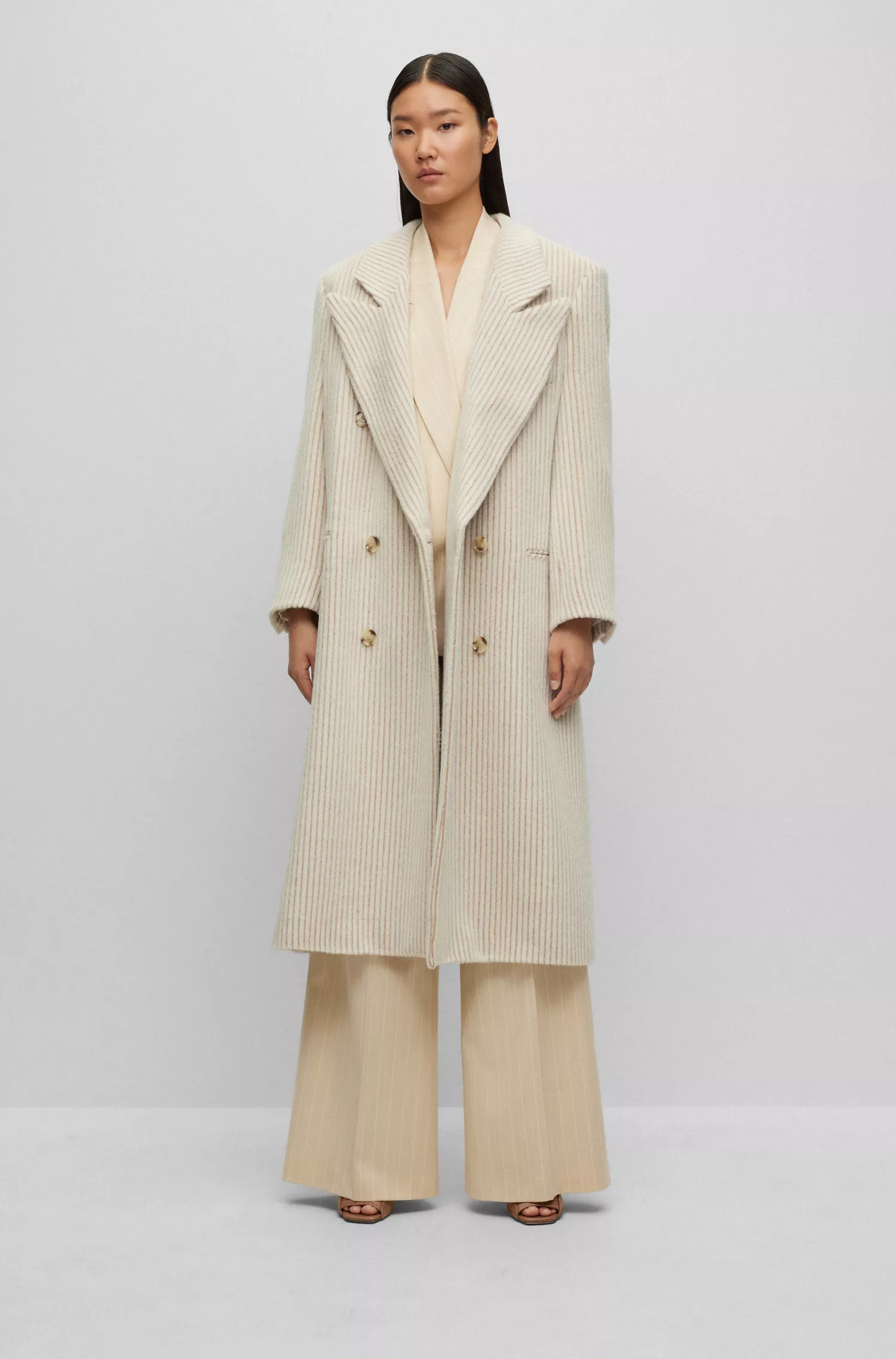 Jaqueta BOSS preta de modelagem oversized em flanela de lã elástica com risca de giz.