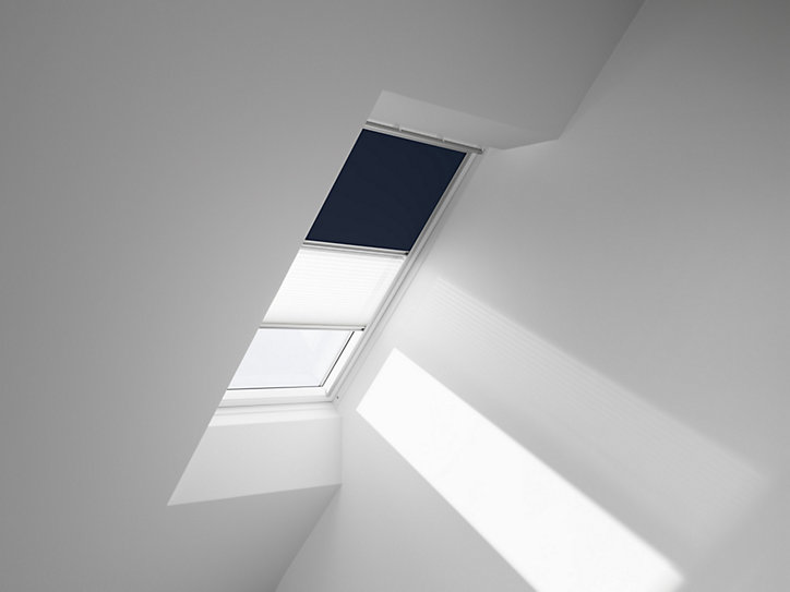 Store de fenêtre de toit occultant et tamisant Velux Duo DFD M04 marine