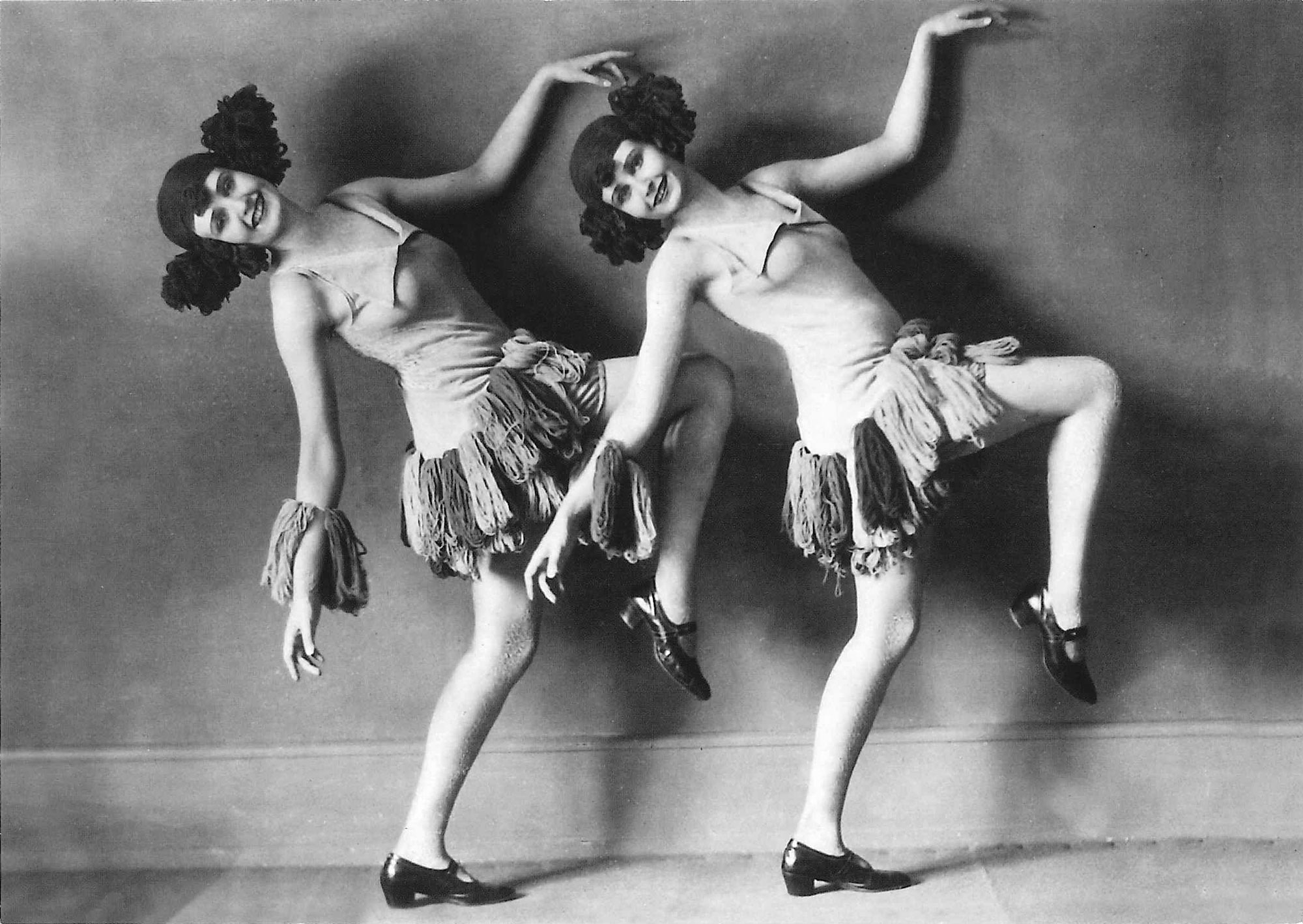 Postkarte 'Golden 20s dancers' günstig bestellen