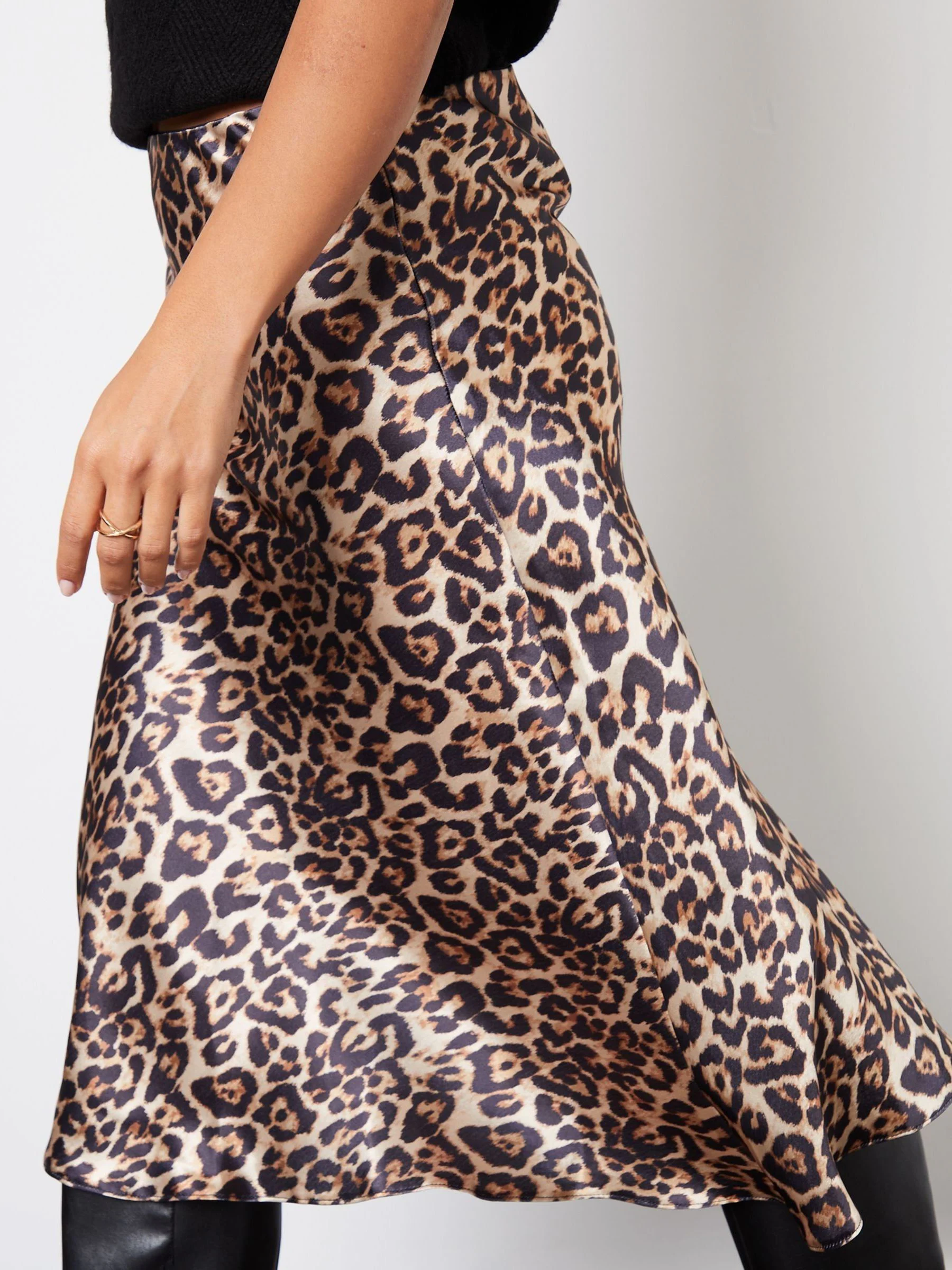 Bruin - Threadbare midirok van satijn