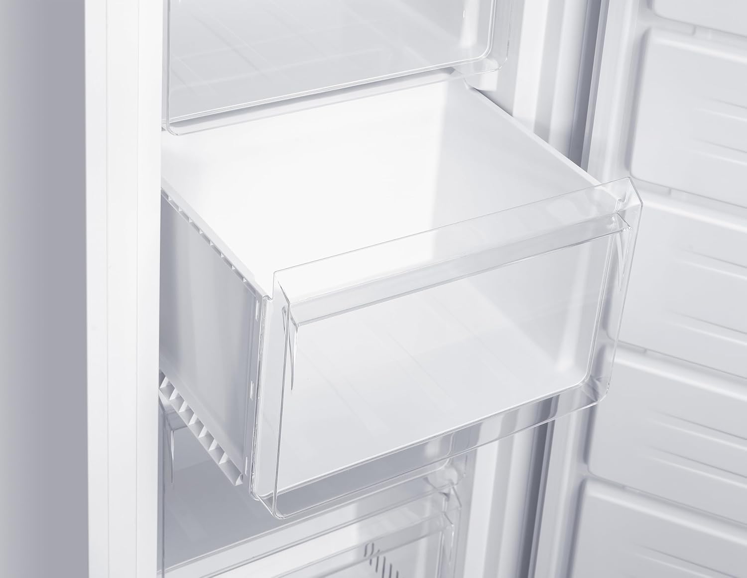 homeX Gefrierschrank NoFrost, Tiefkühlschrank groß - 204L Nutzinhalt, 4-Sterne Gefrieren, XXL Freezer, Gefrierschränke freistehend, Temperaturregelung, Super-Frost-Funktion, leise 39 dB, weiß