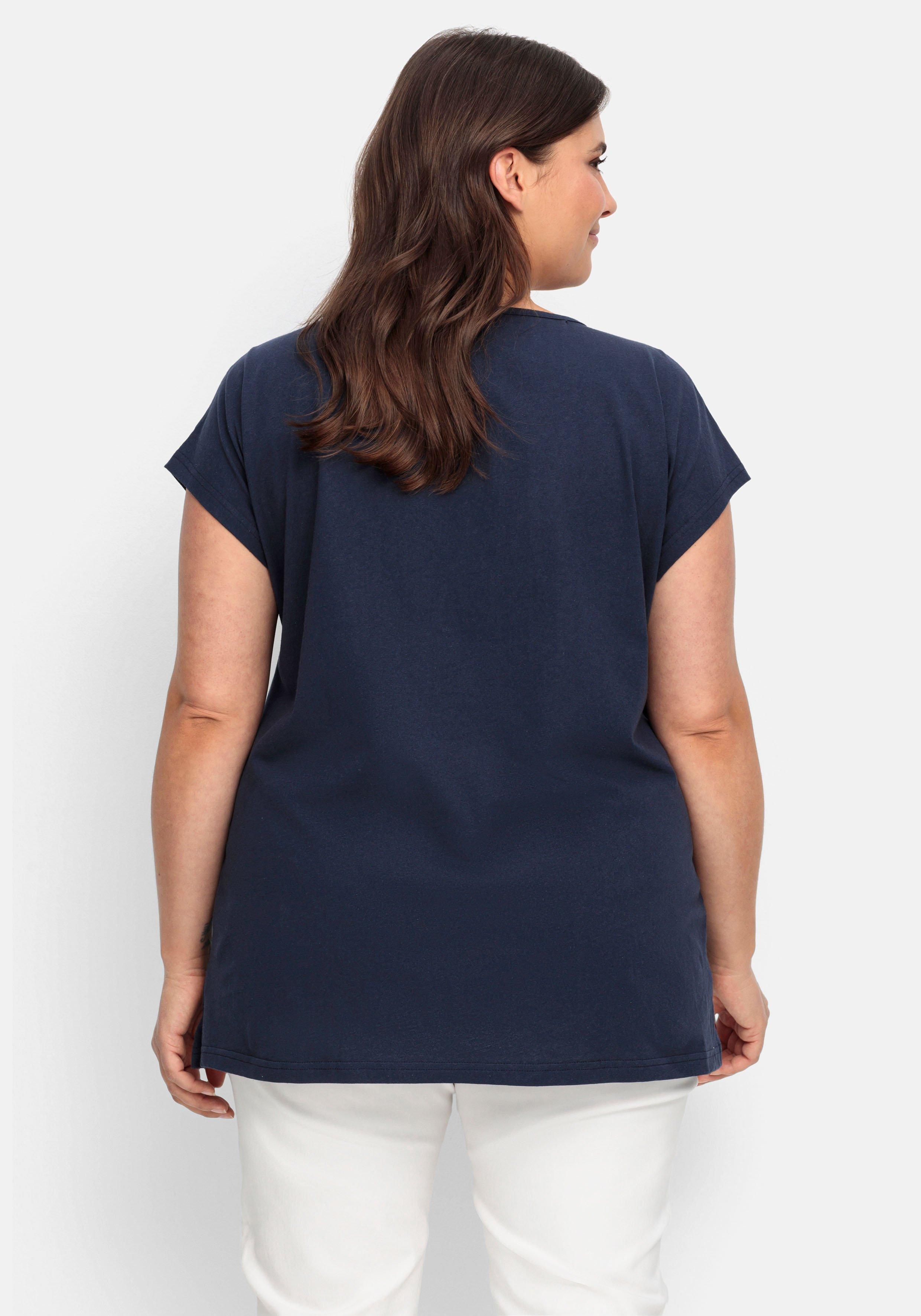 Jerseyshirt mit Ziernieten, leicht verlängerte A-Form