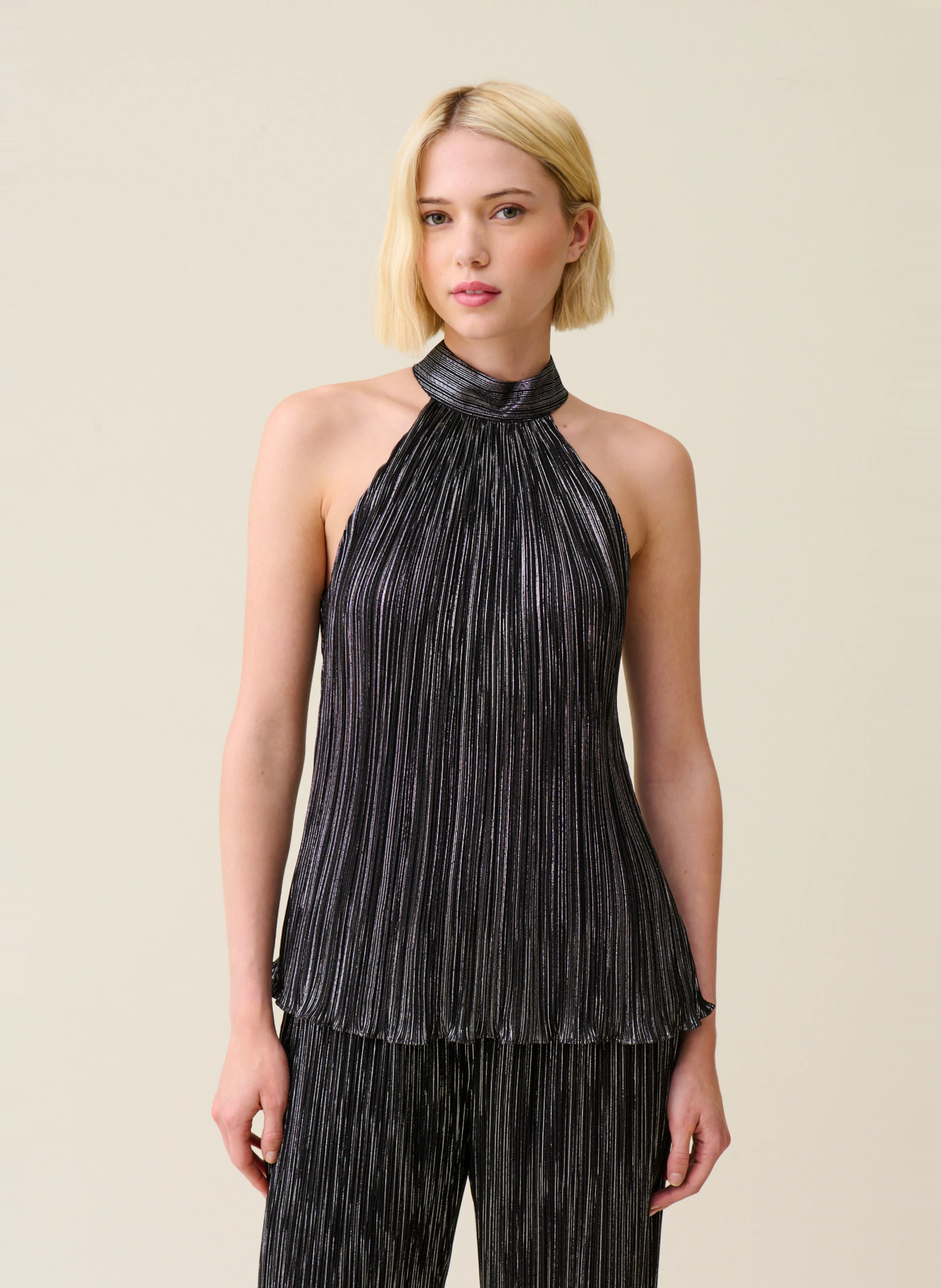 Top sans manches col montant | Noir