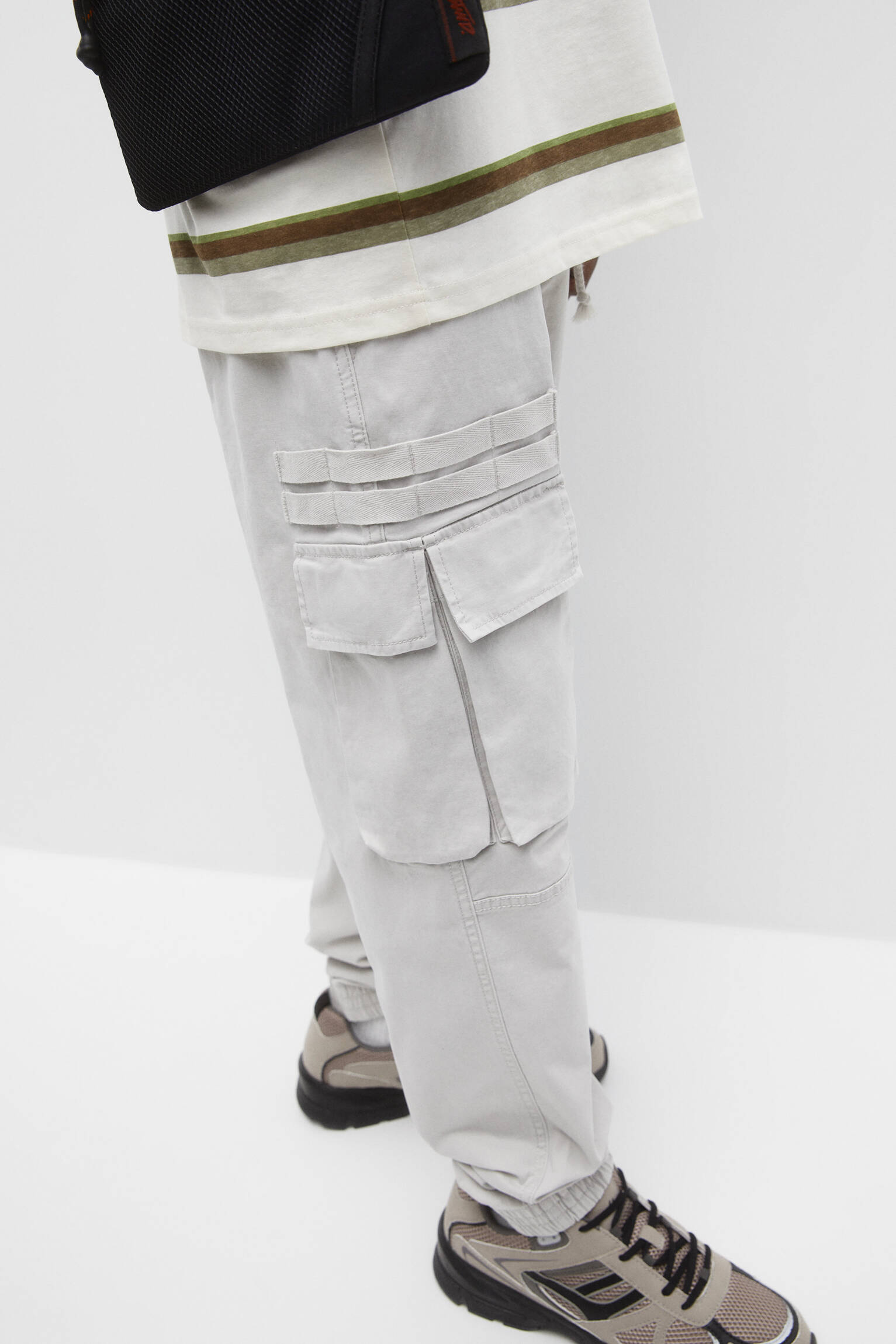 Calça cargo jogger - cinza claro