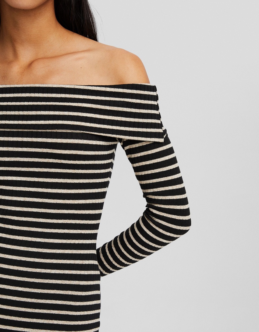 Vestido longo de tricô estilo bardot com mangas compridas